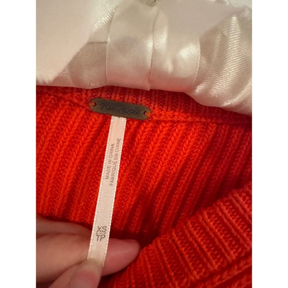 Free People Asymmetrical sweater‎ - Picture 2 of 3